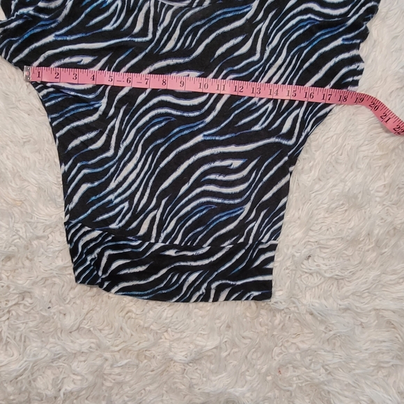 Blue black zebra top - Picture 6 of 7